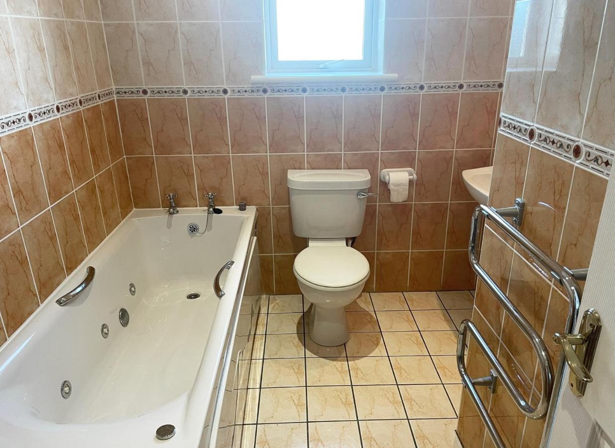 Ballycotton Holiday Apartment No 6 By Trident Holiday Homes Extérieur photo